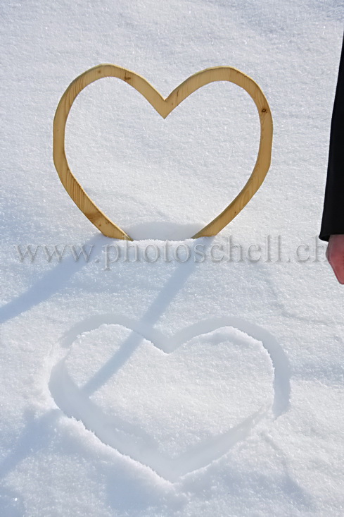 Coeur dans la neige
