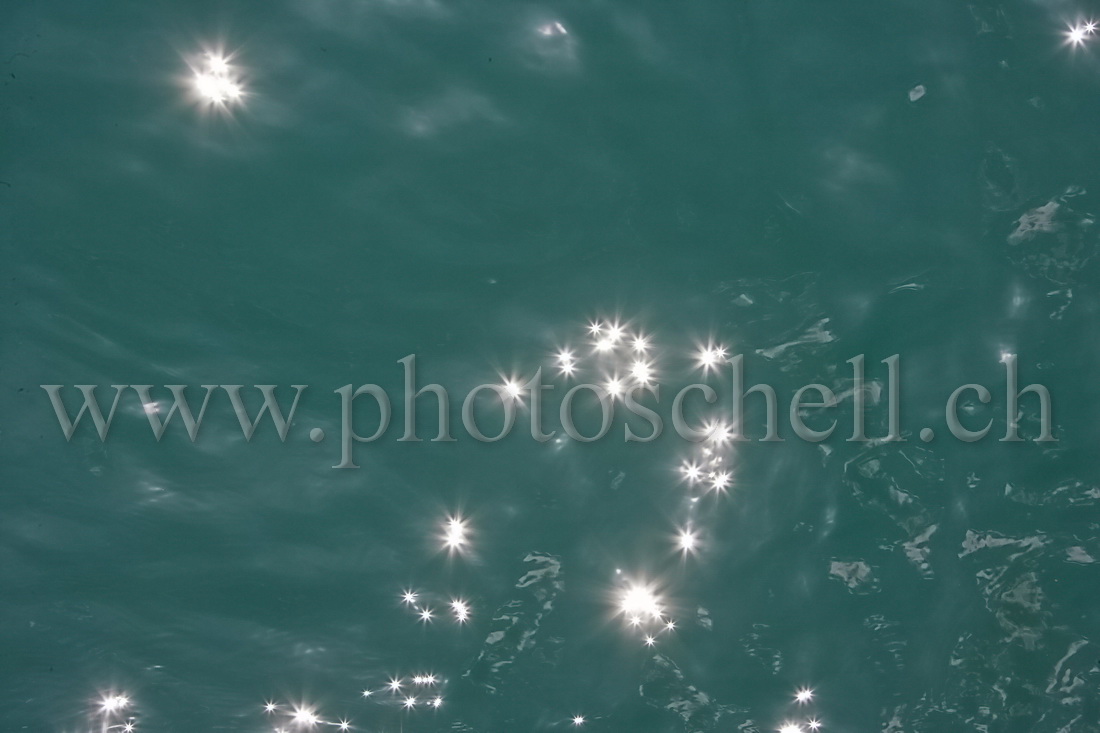 Reflets du soleil sur l'eau