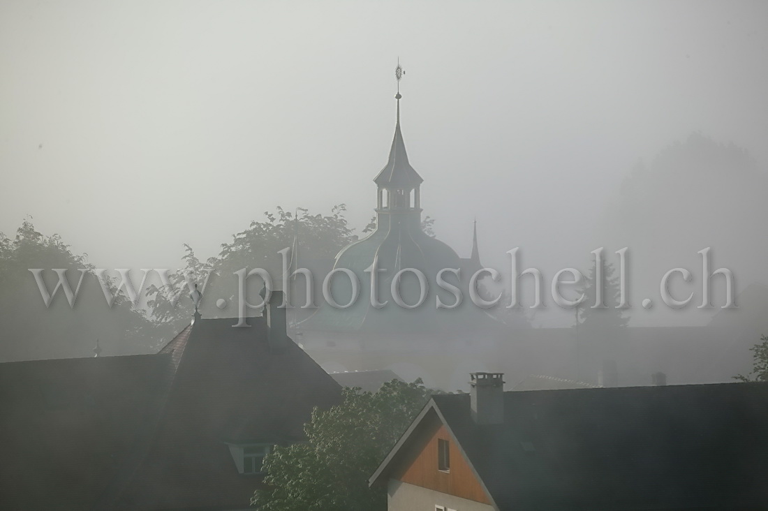 La rotonde de Marsens sort de la brume...