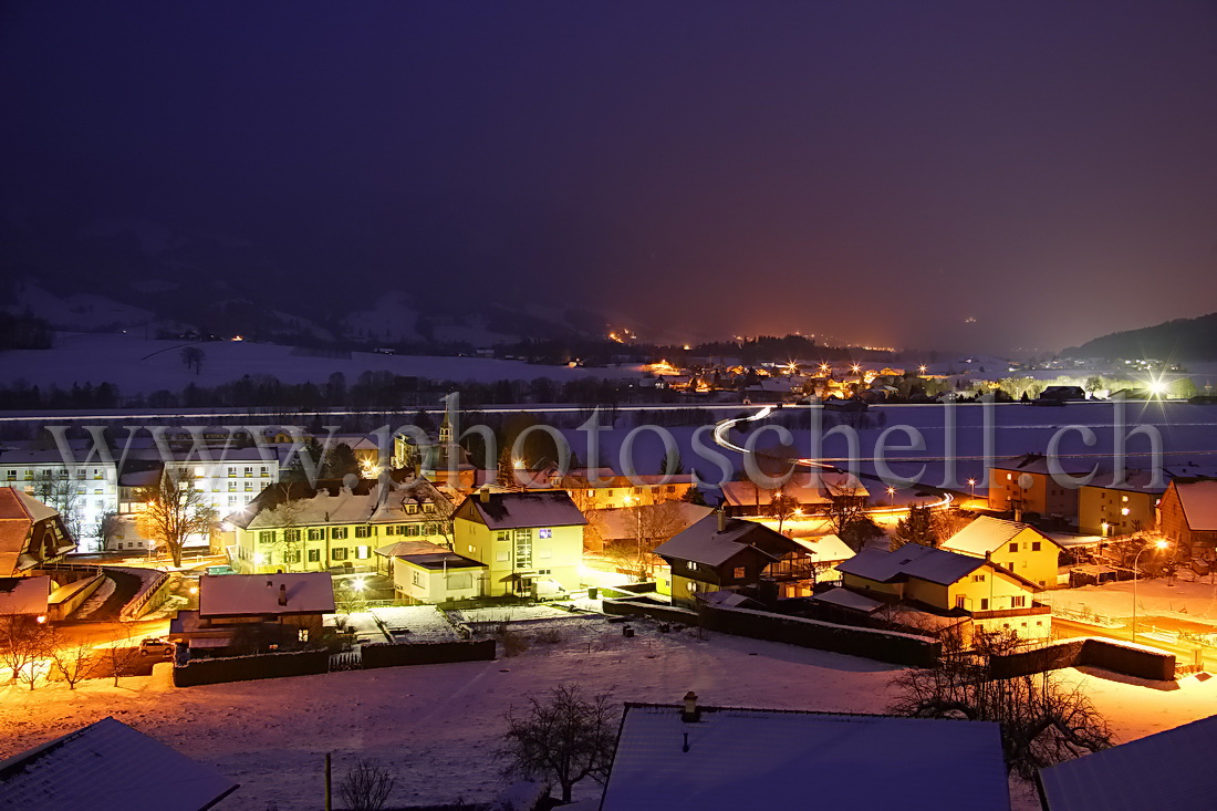 Marsens illuminé sous la neige