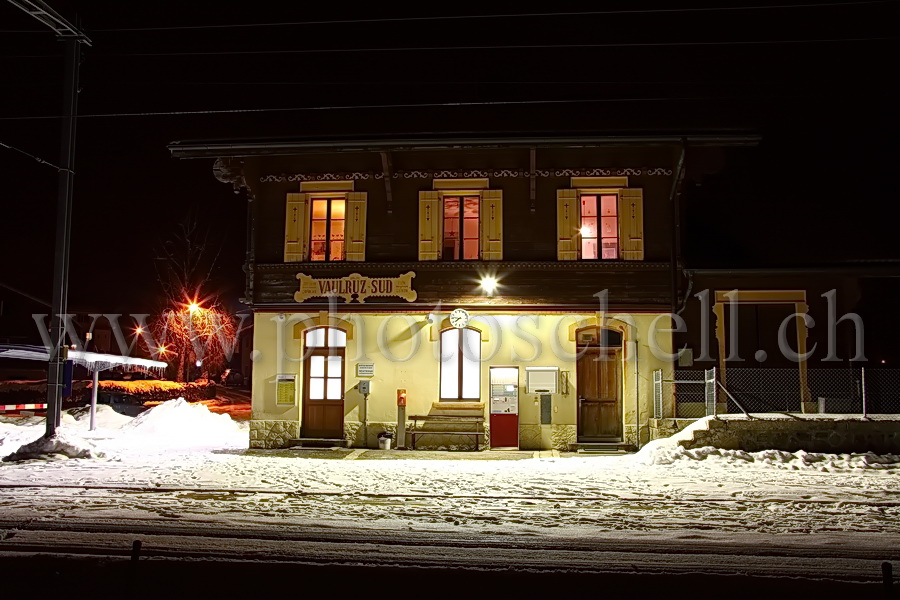 La gare CFF de nuit