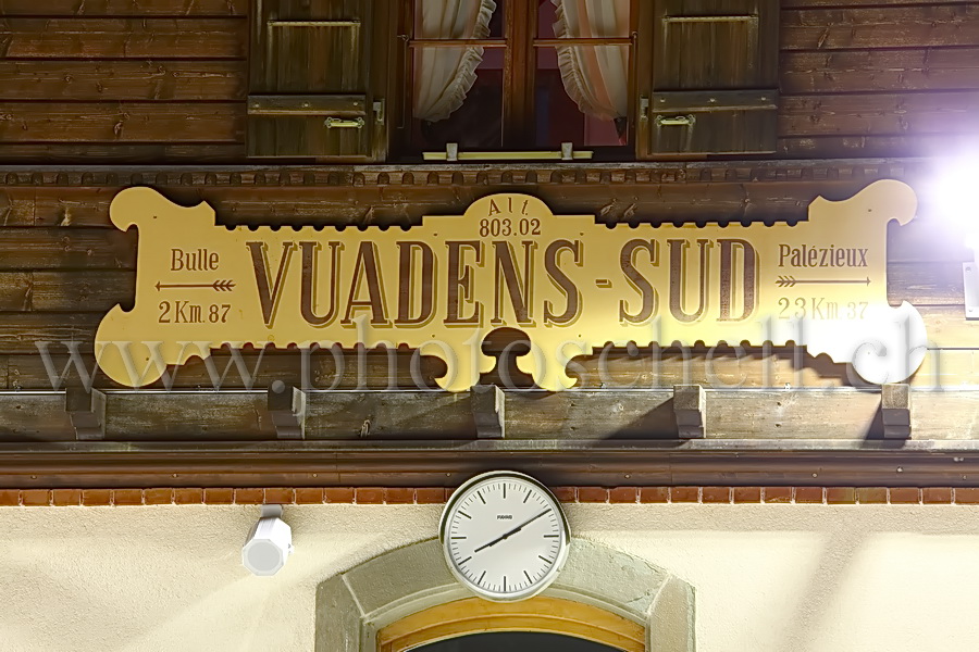 La gare de Vuadens la nuit