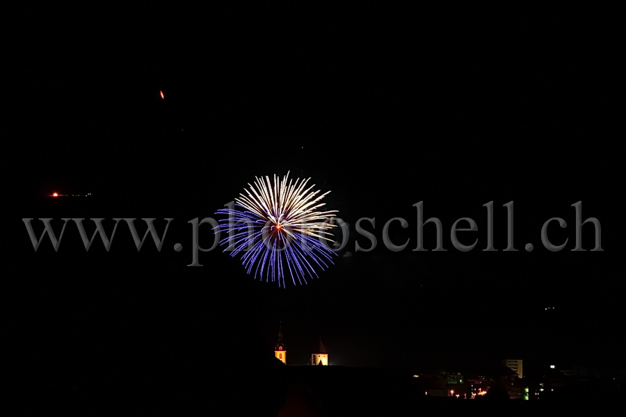 Feu d\'artifice au dessus de Bulle (1er août)