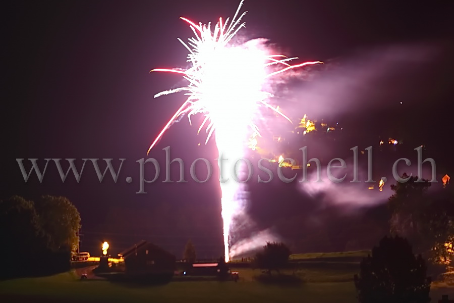 Feu d\'artifice sur les hauts d\'Echarlens (1er août)