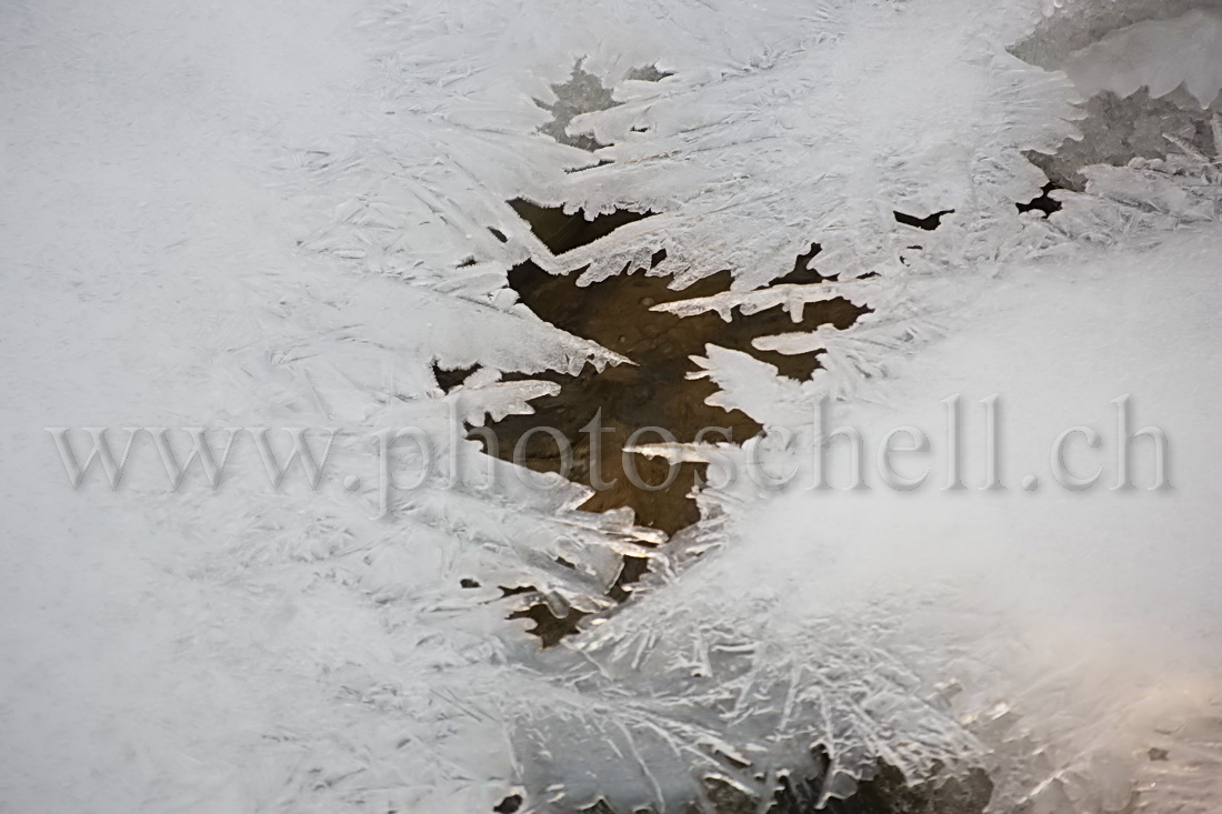 L'eau entre les cristaux de glace