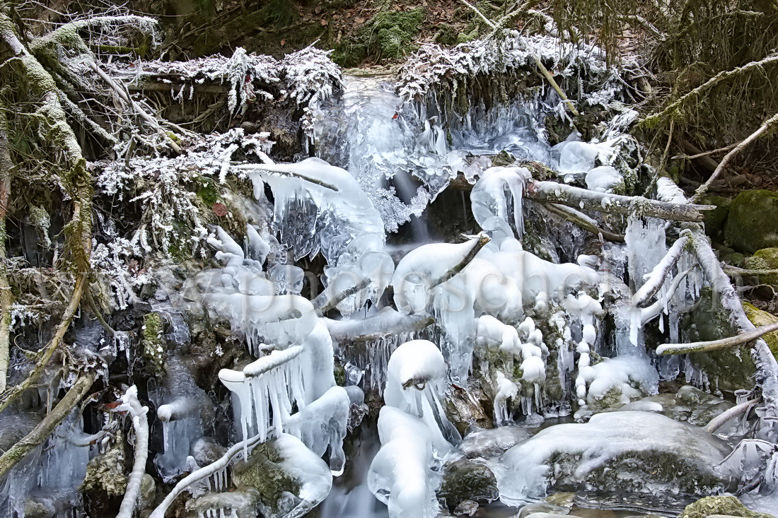 Petite cascade glacée