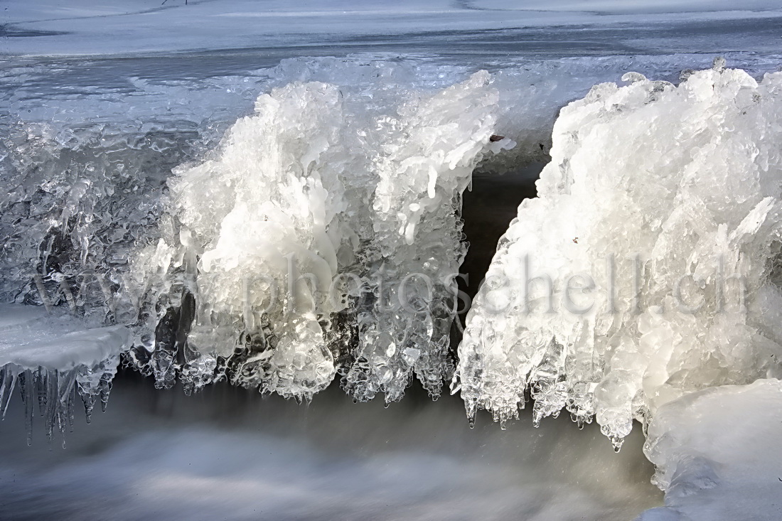 Trouée dans la glace