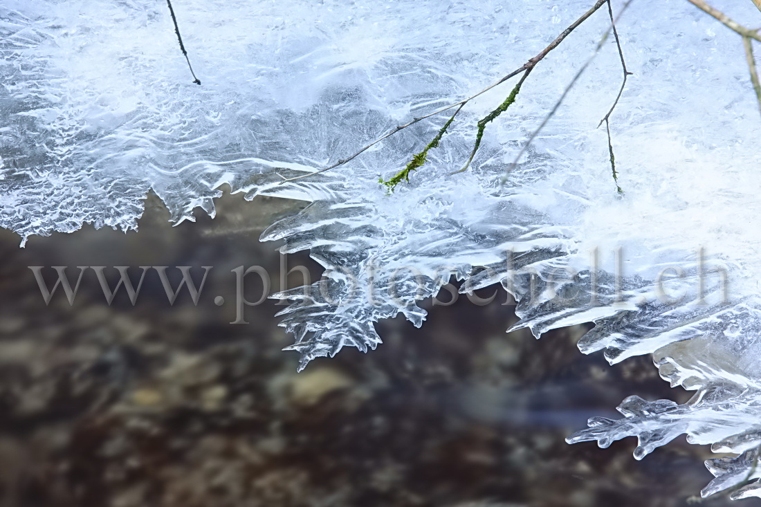 Forme de flocon dans la glace