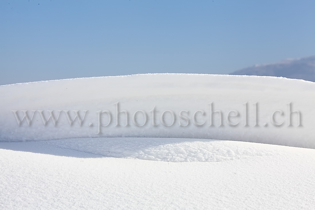 Formes de neige sculptées par le vent