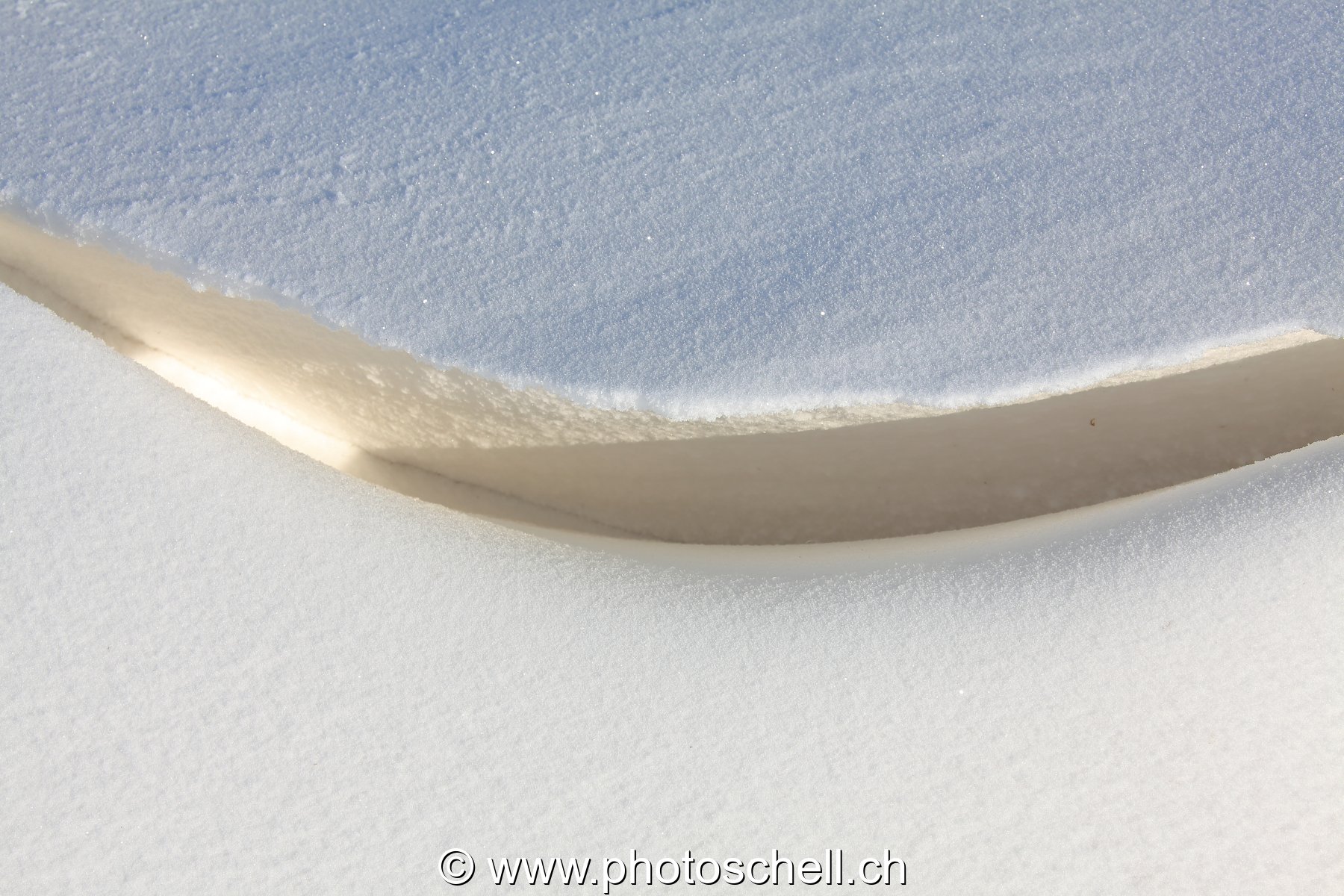 Formes de neige sculptées par le vent