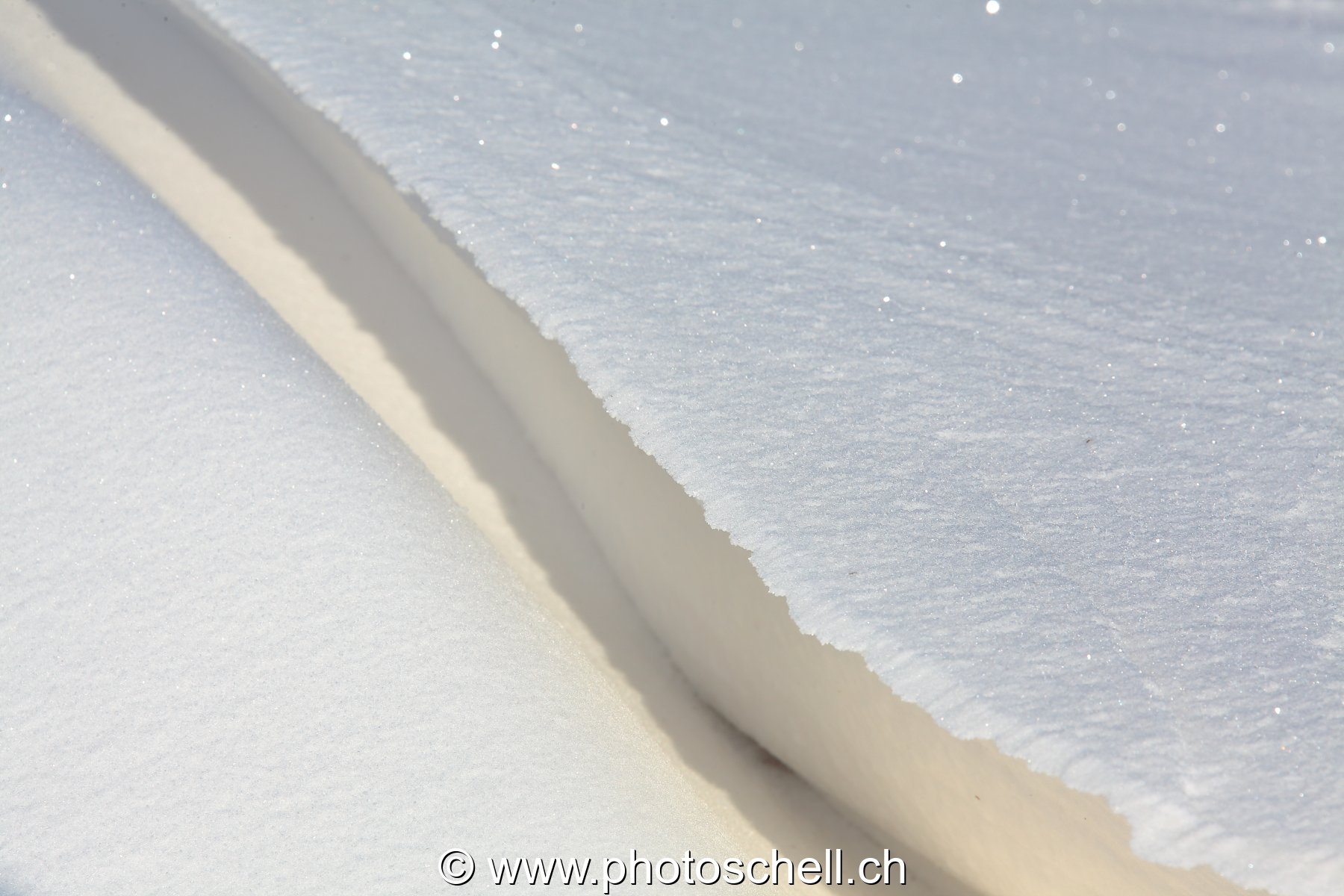 Formes de neige sculptées par le vent