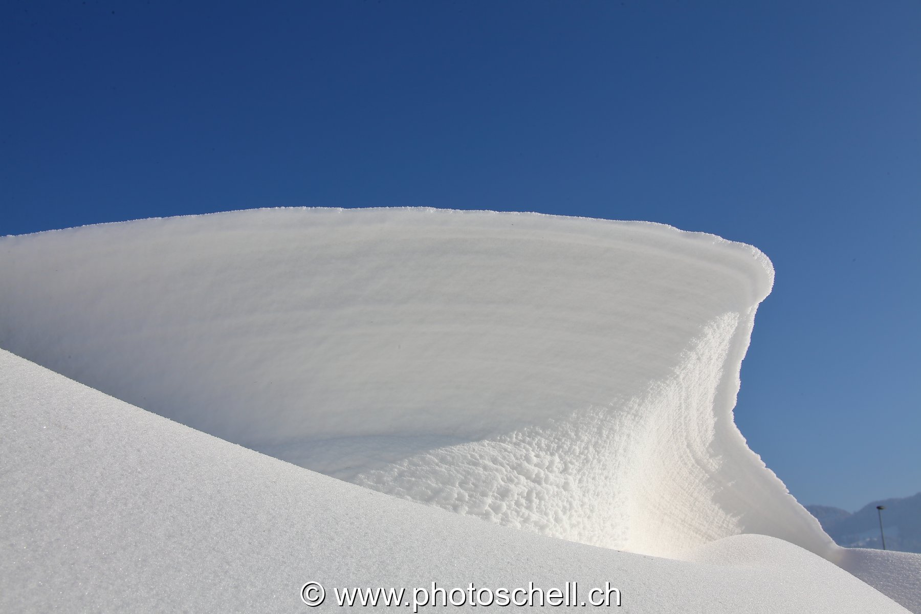 Formes de neige sculptées par le vent