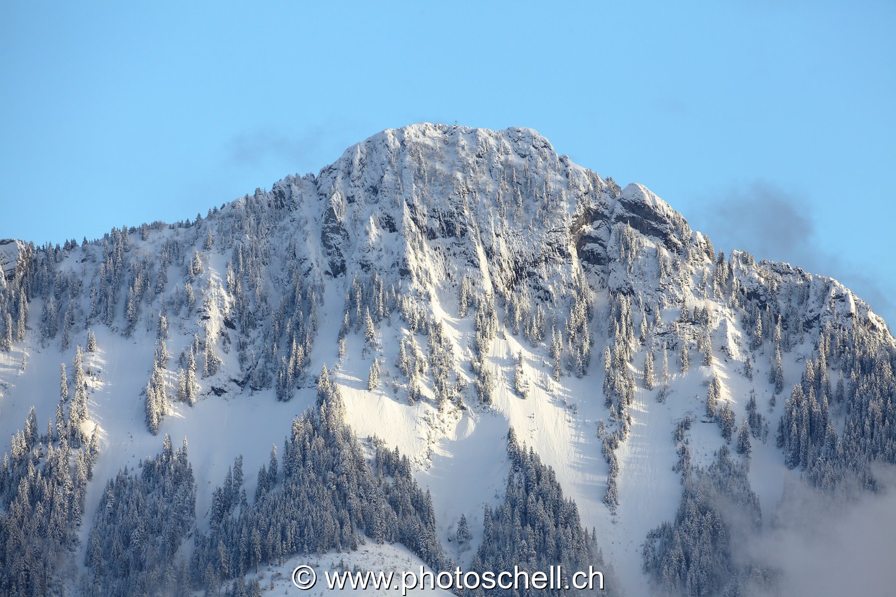 Dent de Broc enneigée