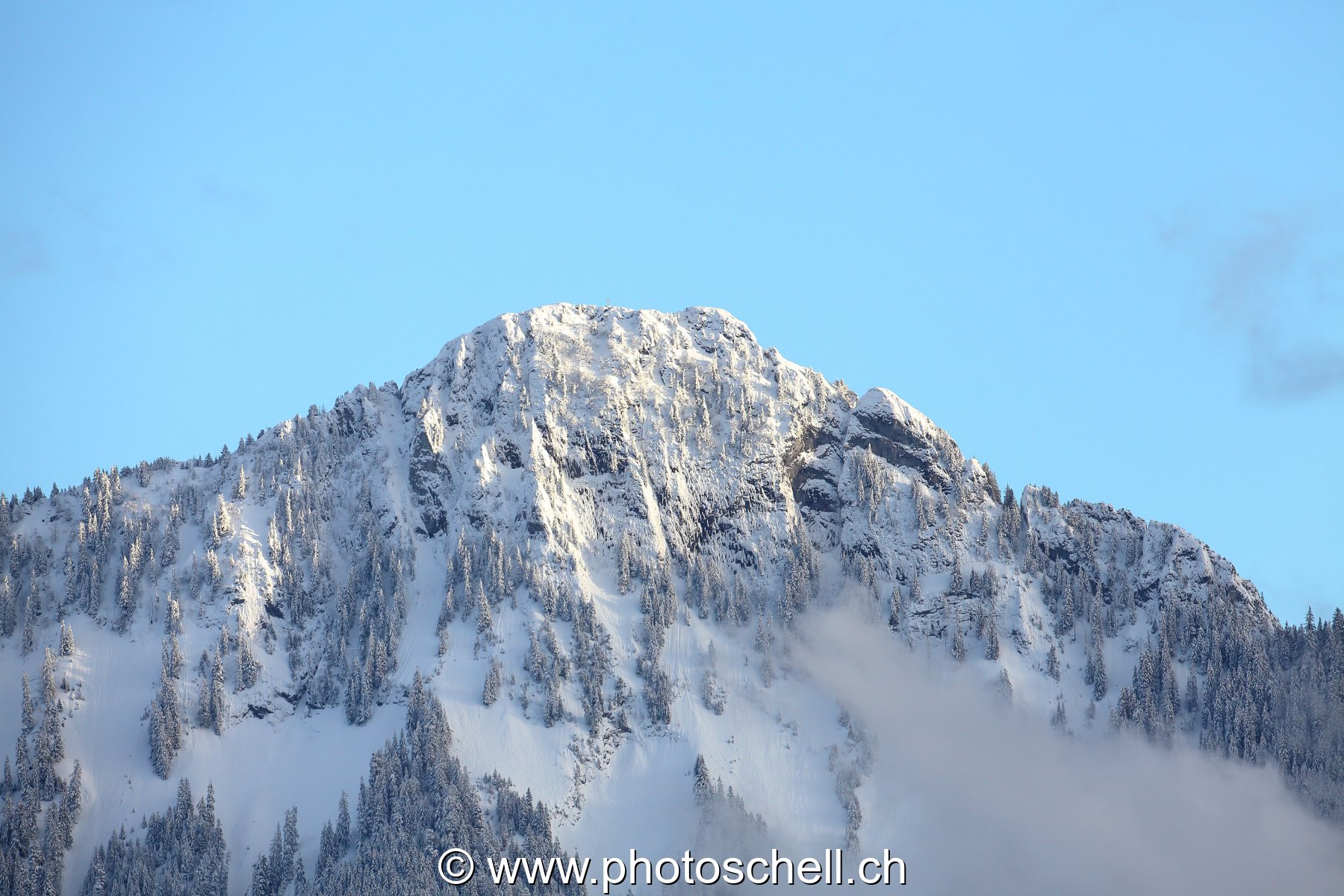 Dent de Broc enneigée