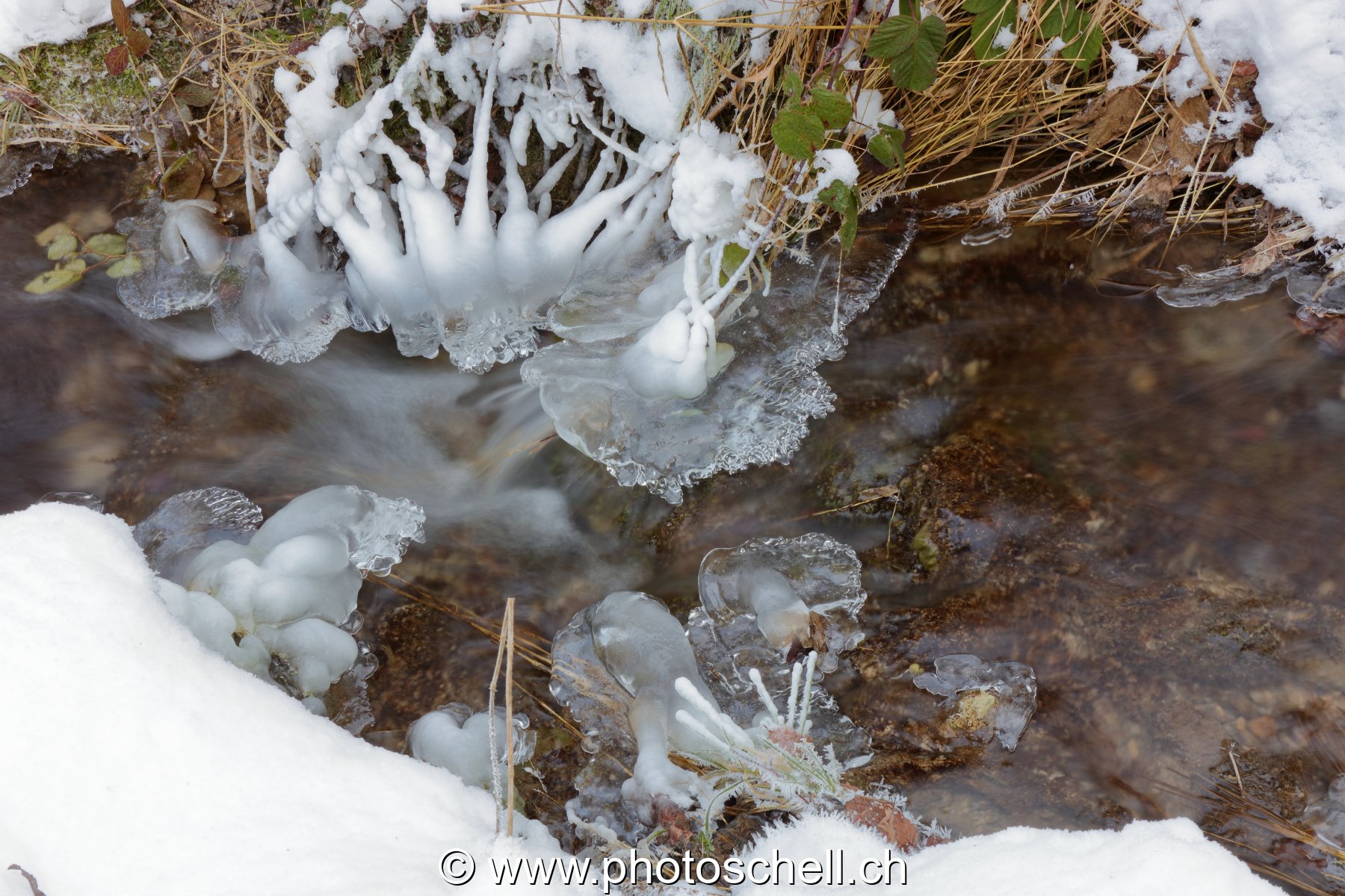 Gérignoz et sa glace hivernale