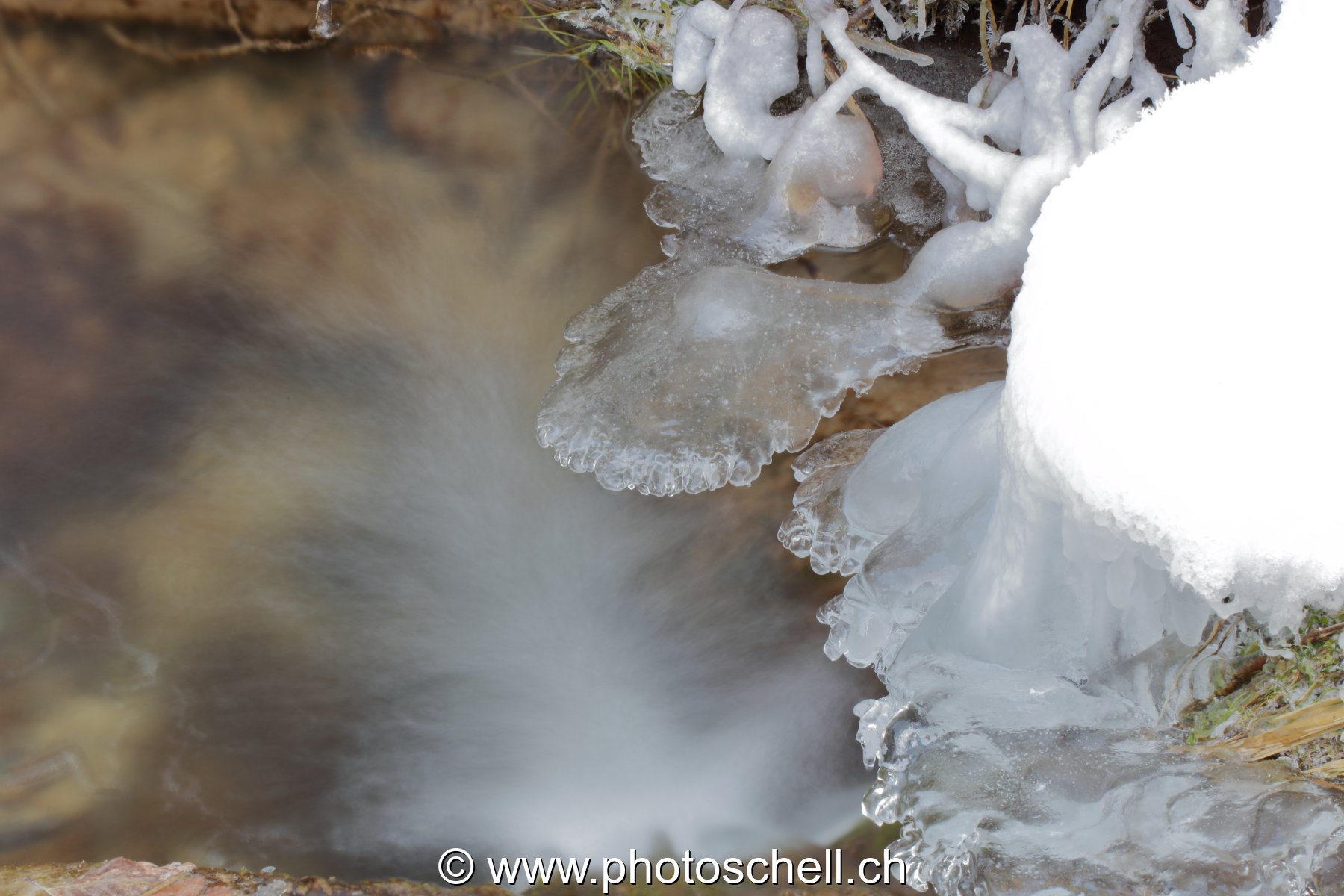 Gérignoz et sa glace hivernale