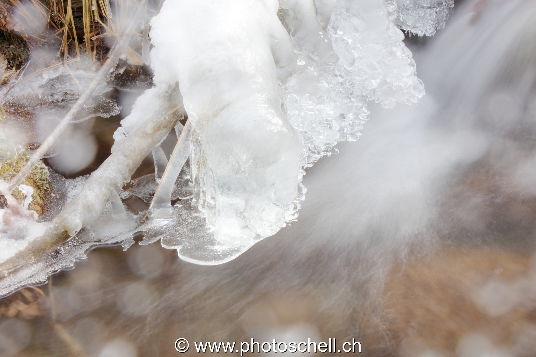 Gérignoz et sa glace hivernale