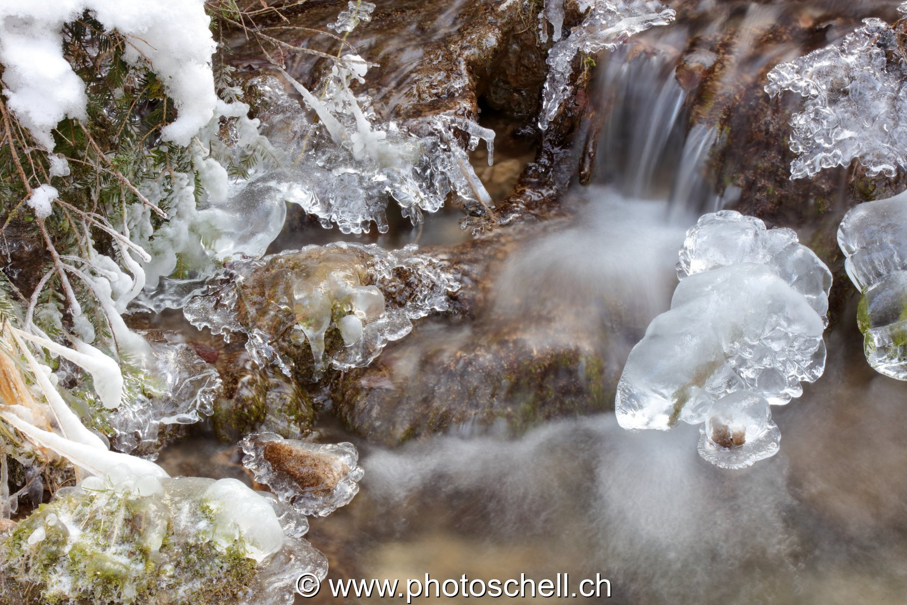 Gérignoz et sa glace hivernale