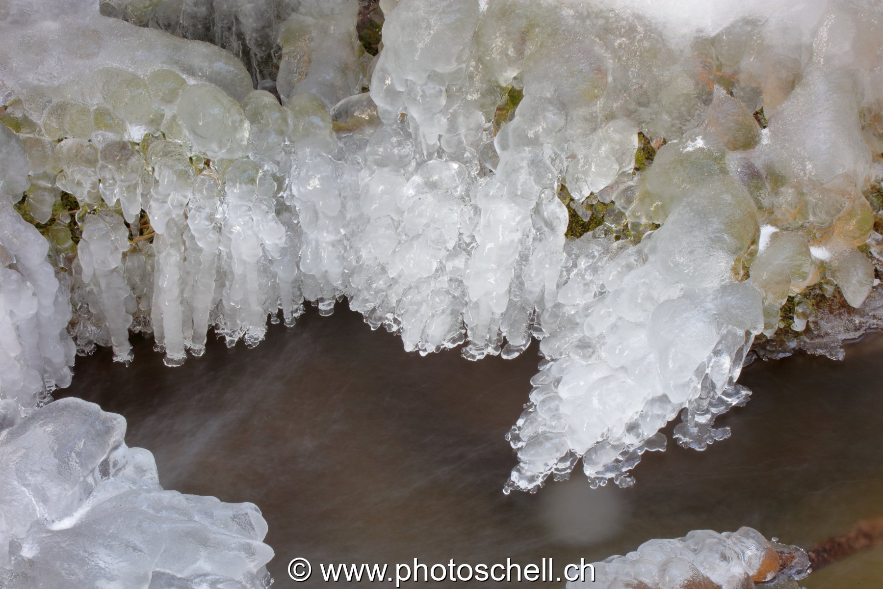 Gérignoz et sa glace hivernale