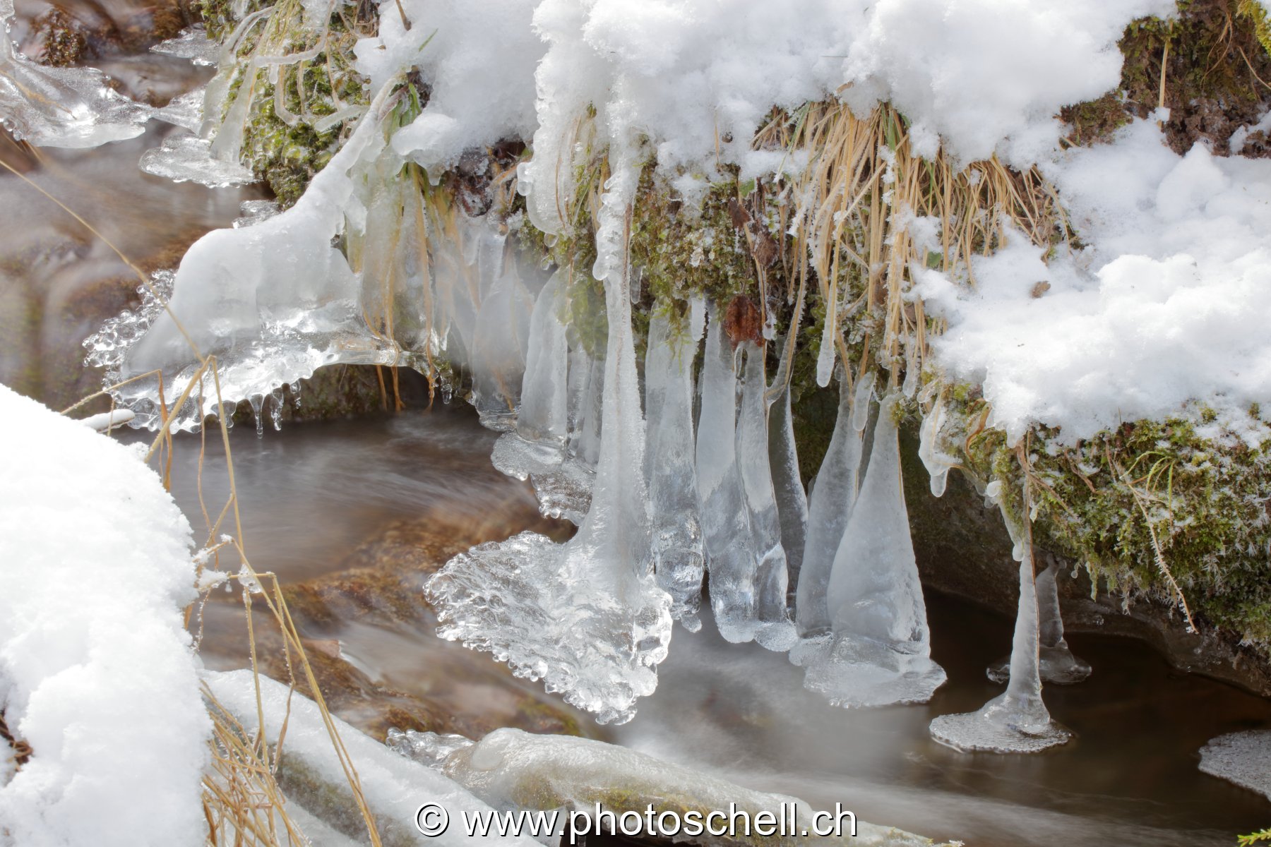 Gérignoz et sa glace hivernale