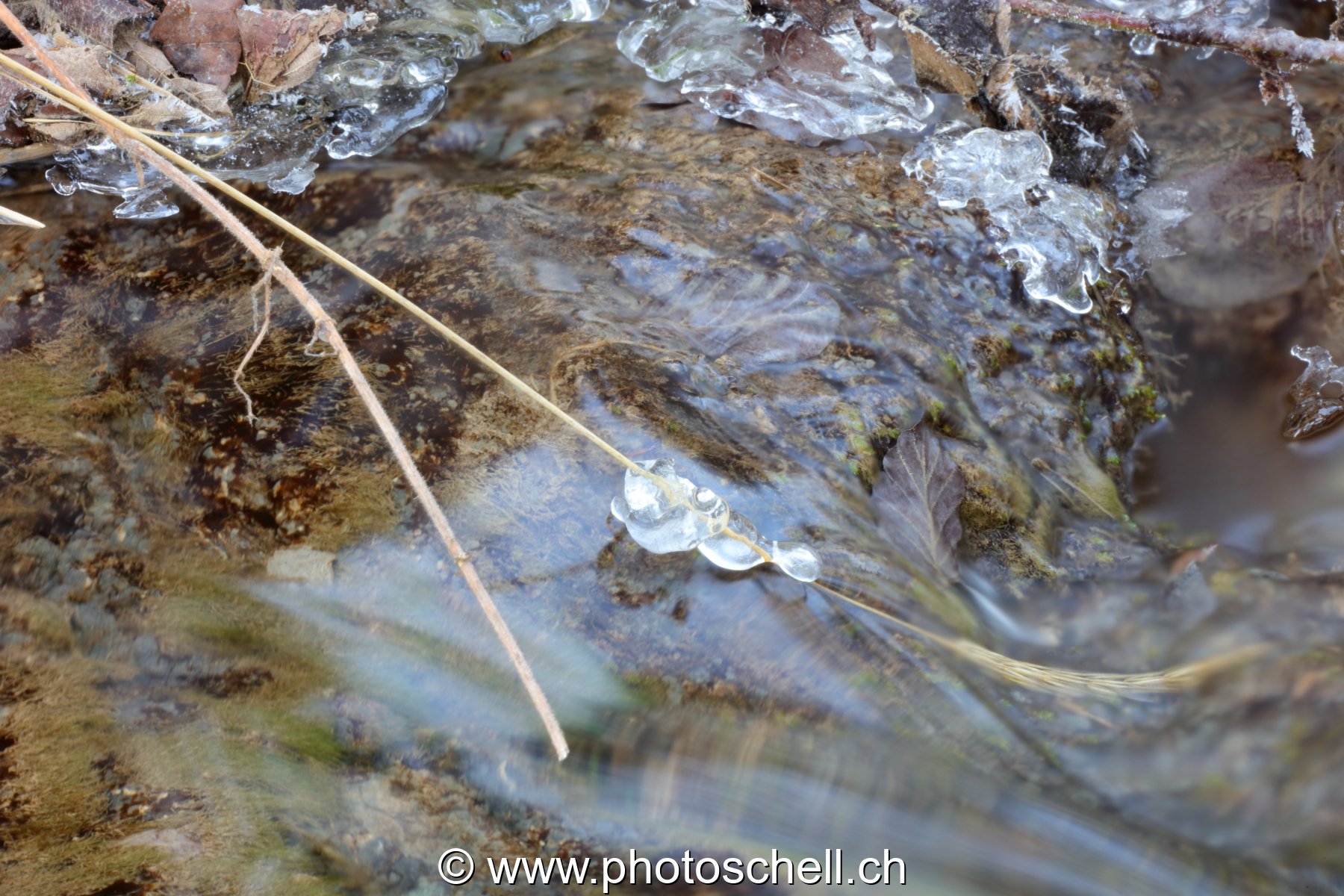 Gérignoz et sa glace hivernale