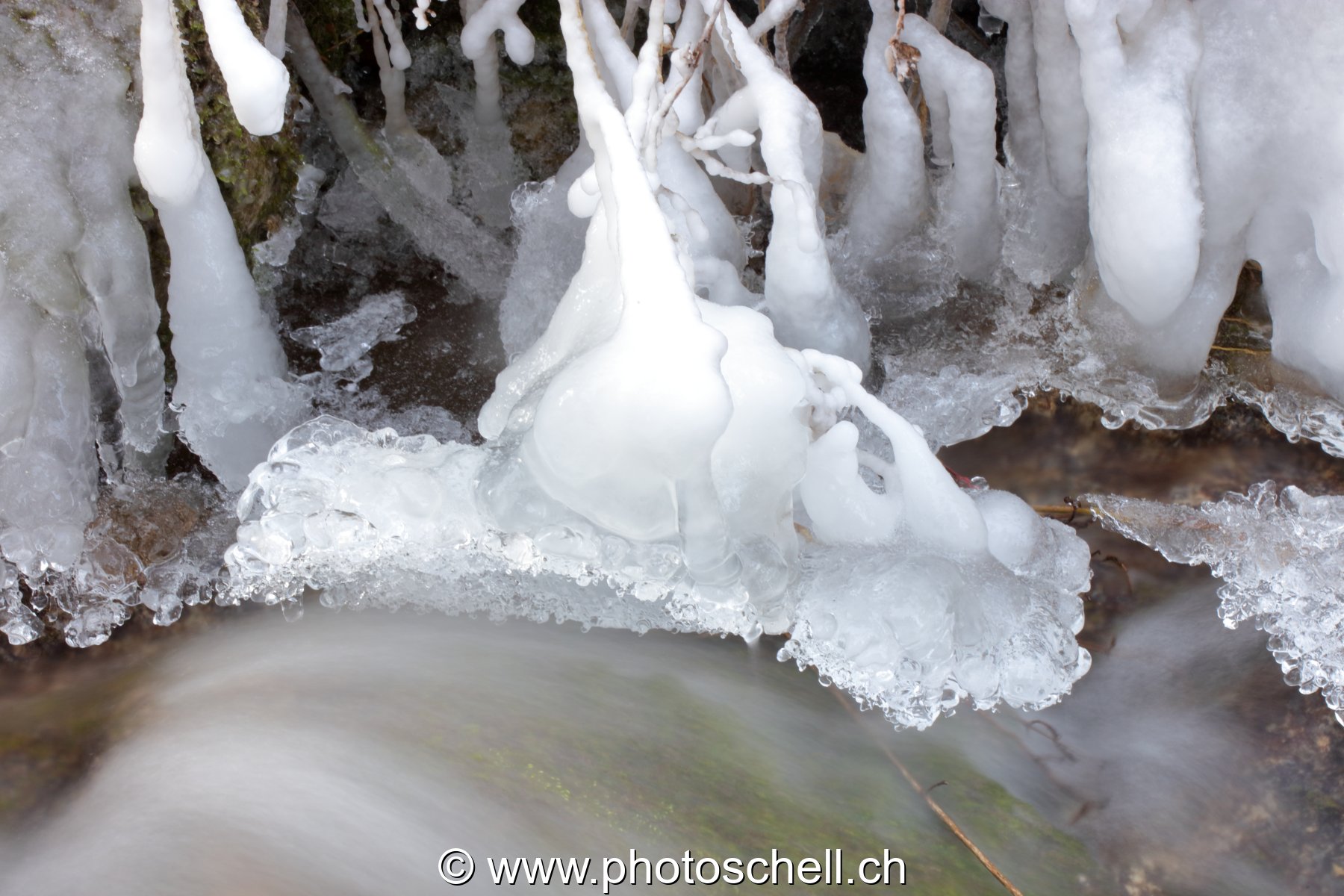 Gérignoz et sa glace hivernale