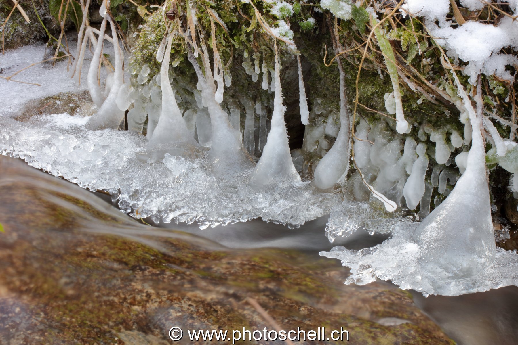 Gérignoz et sa glace hivernale