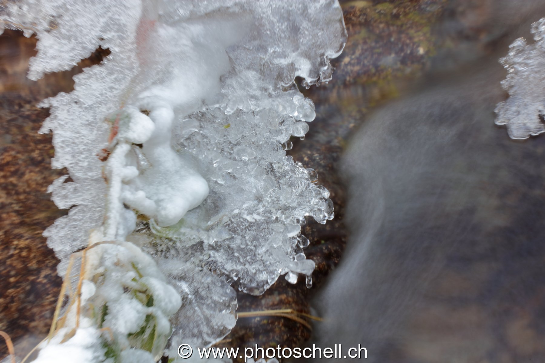Gérignoz et sa glace hivernale