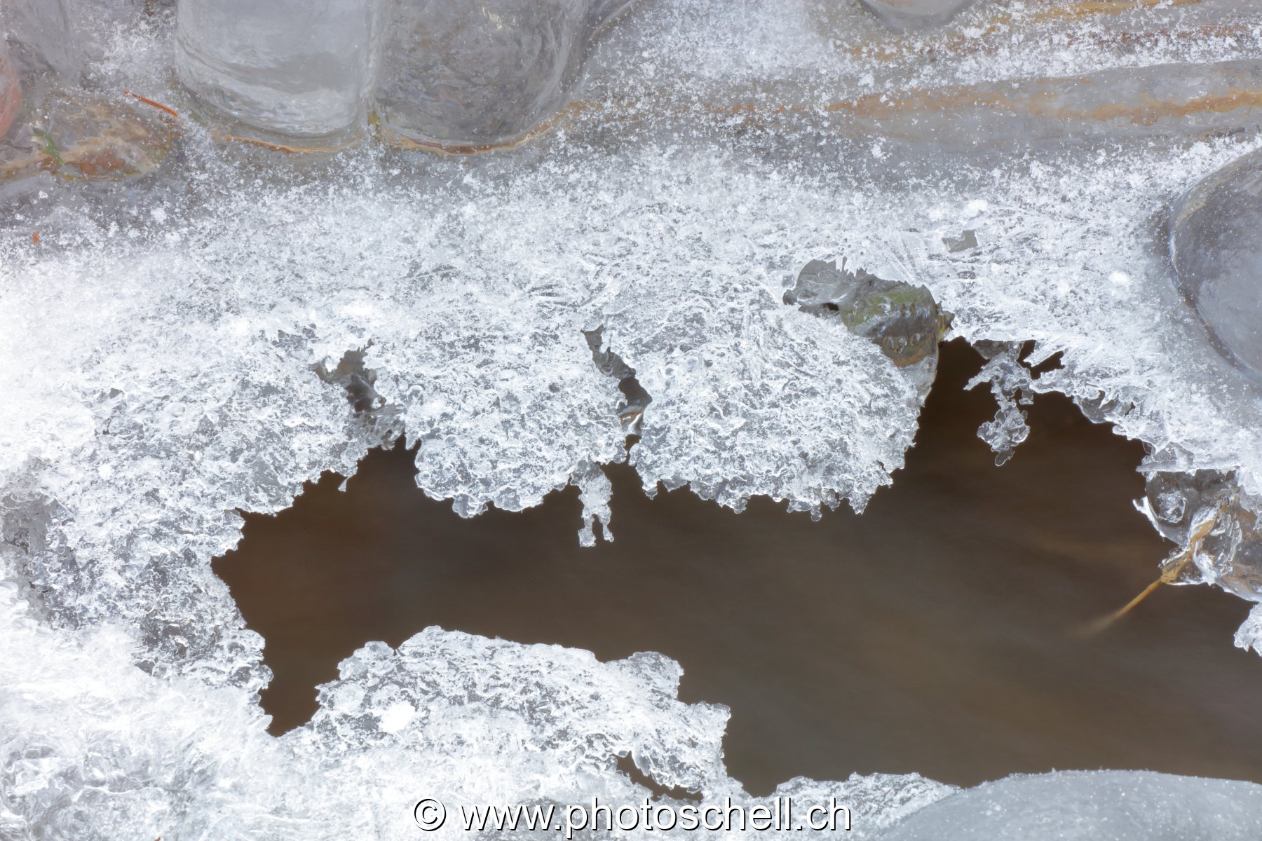 Gérignoz et sa glace hivernale