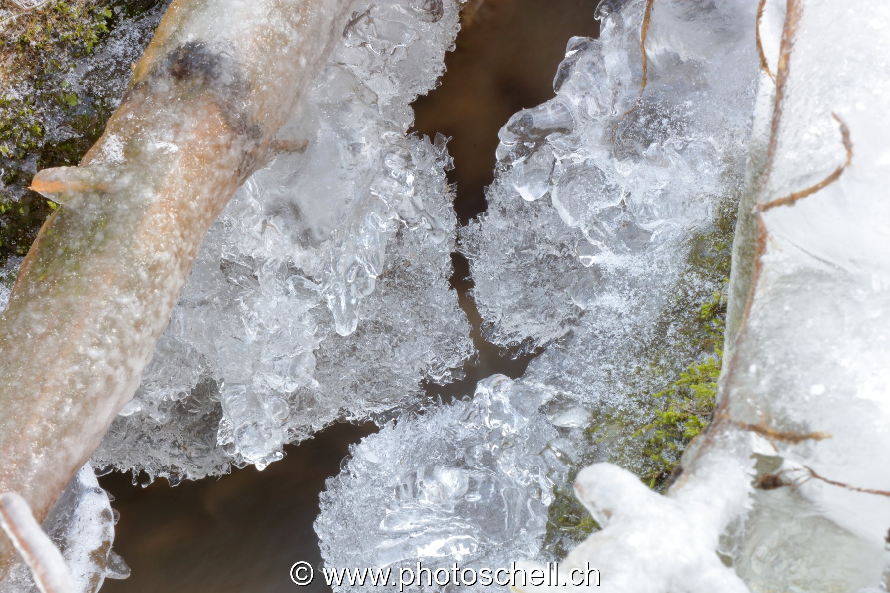 Gérignoz et sa glace hivernale