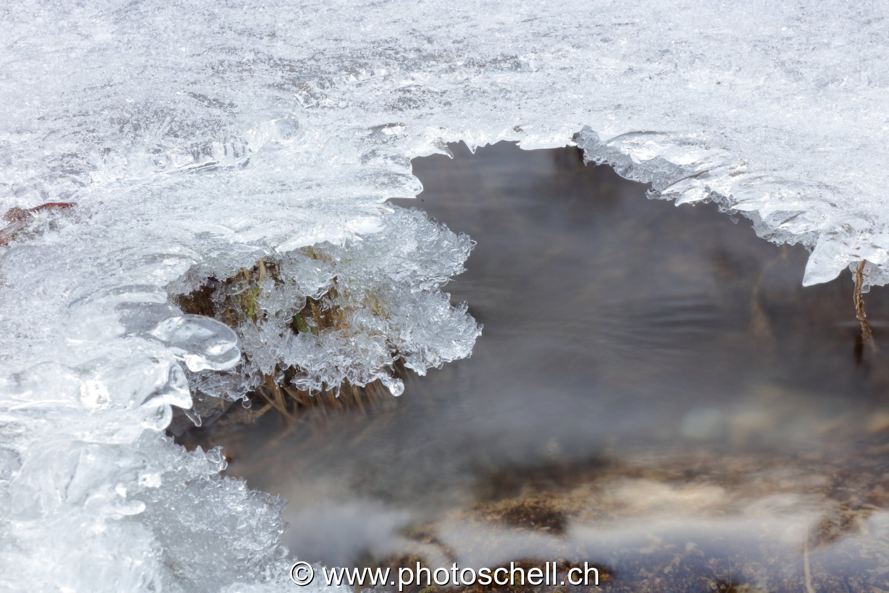 Gérignoz et sa glace hivernale