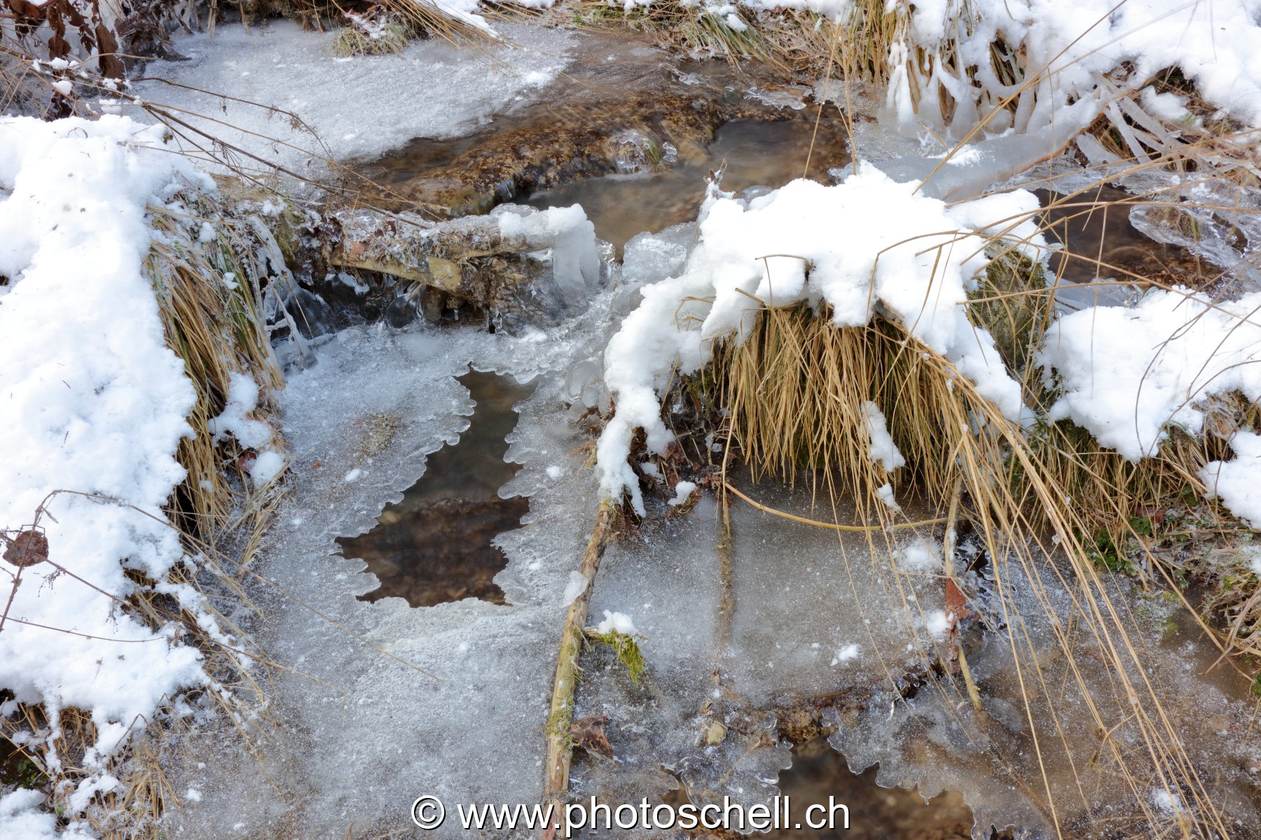 Gérignoz et sa glace hivernale