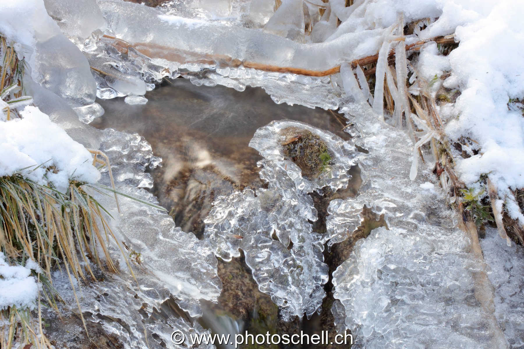 Gérignoz et sa glace hivernale