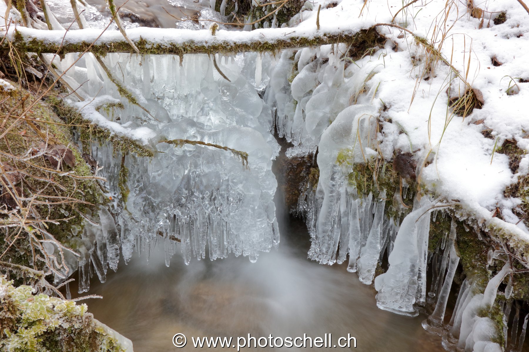Gérignoz et sa glace hivernale
