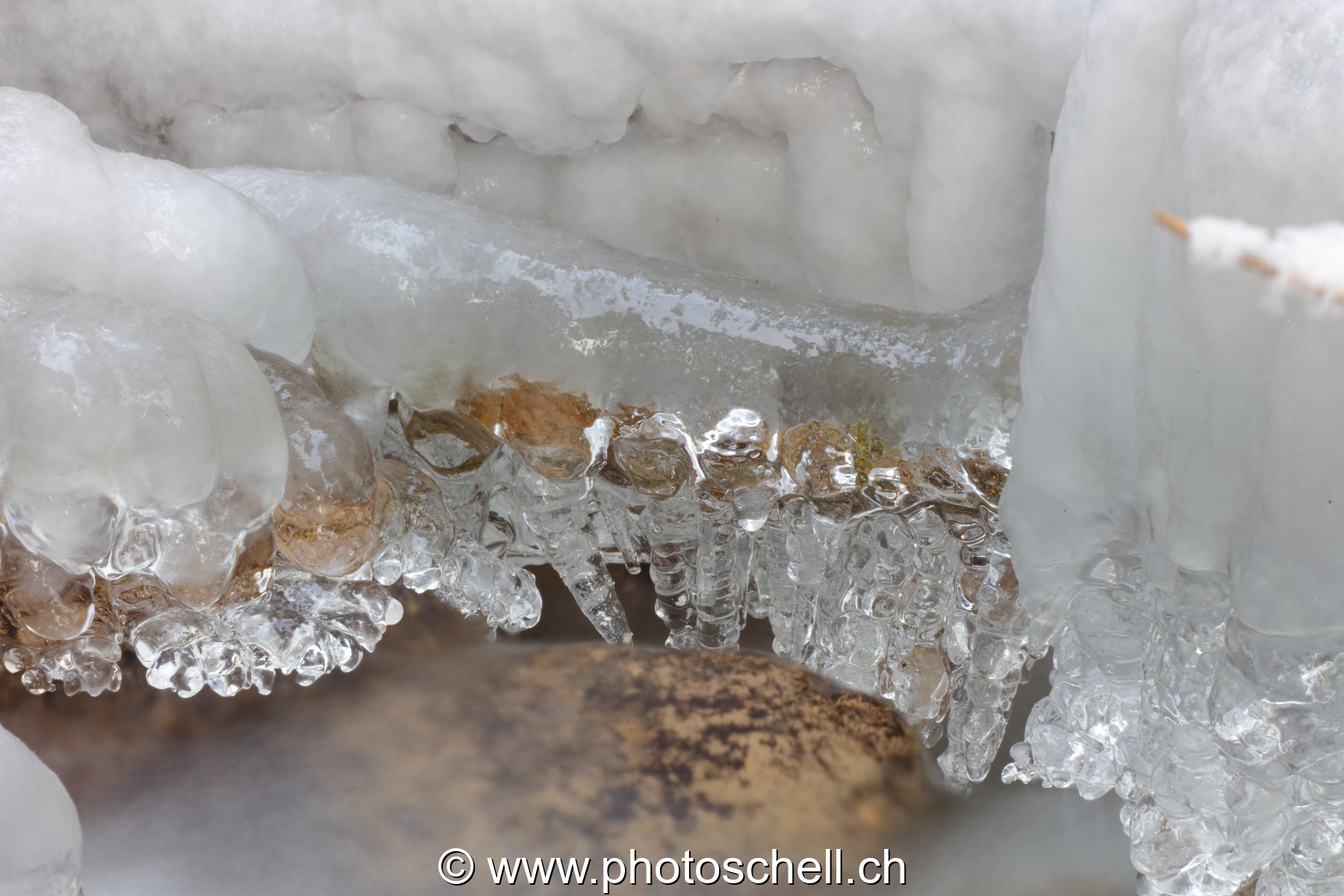 Gérignoz et sa glace hivernale
