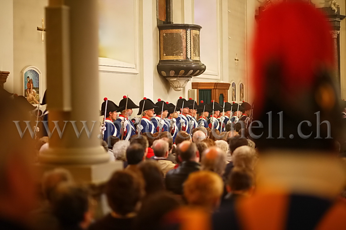 Les grenadiers et l'armée des fidèles