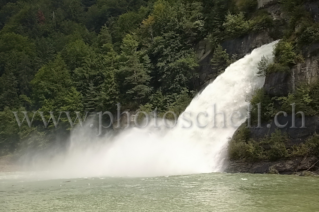 Trop-plein du barrage du lac de la Gruyère