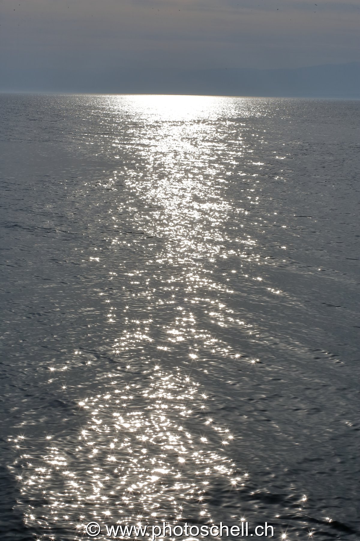 Reflets du soleil dans l'eau