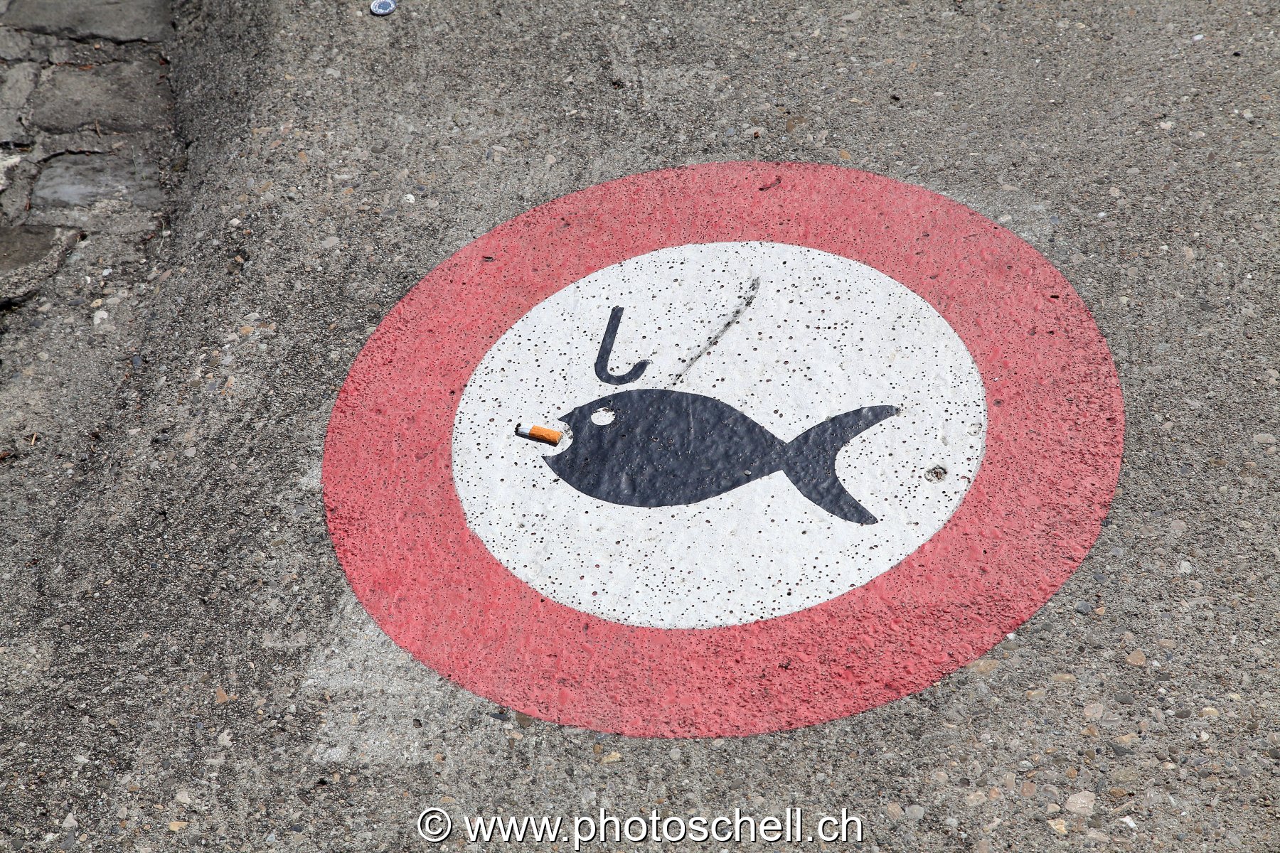 Interdiction de pêcher mais pas de fumer ?