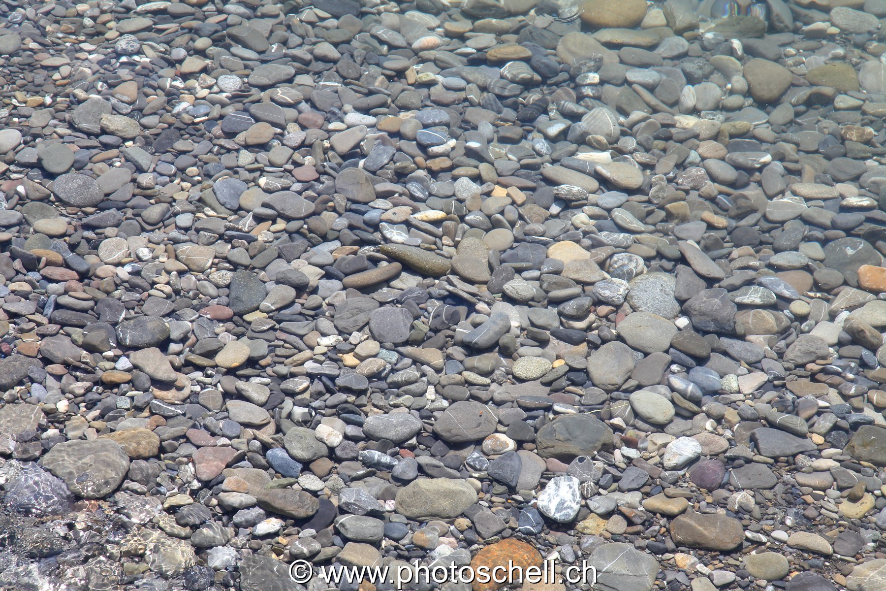 Graviers dans l'eau