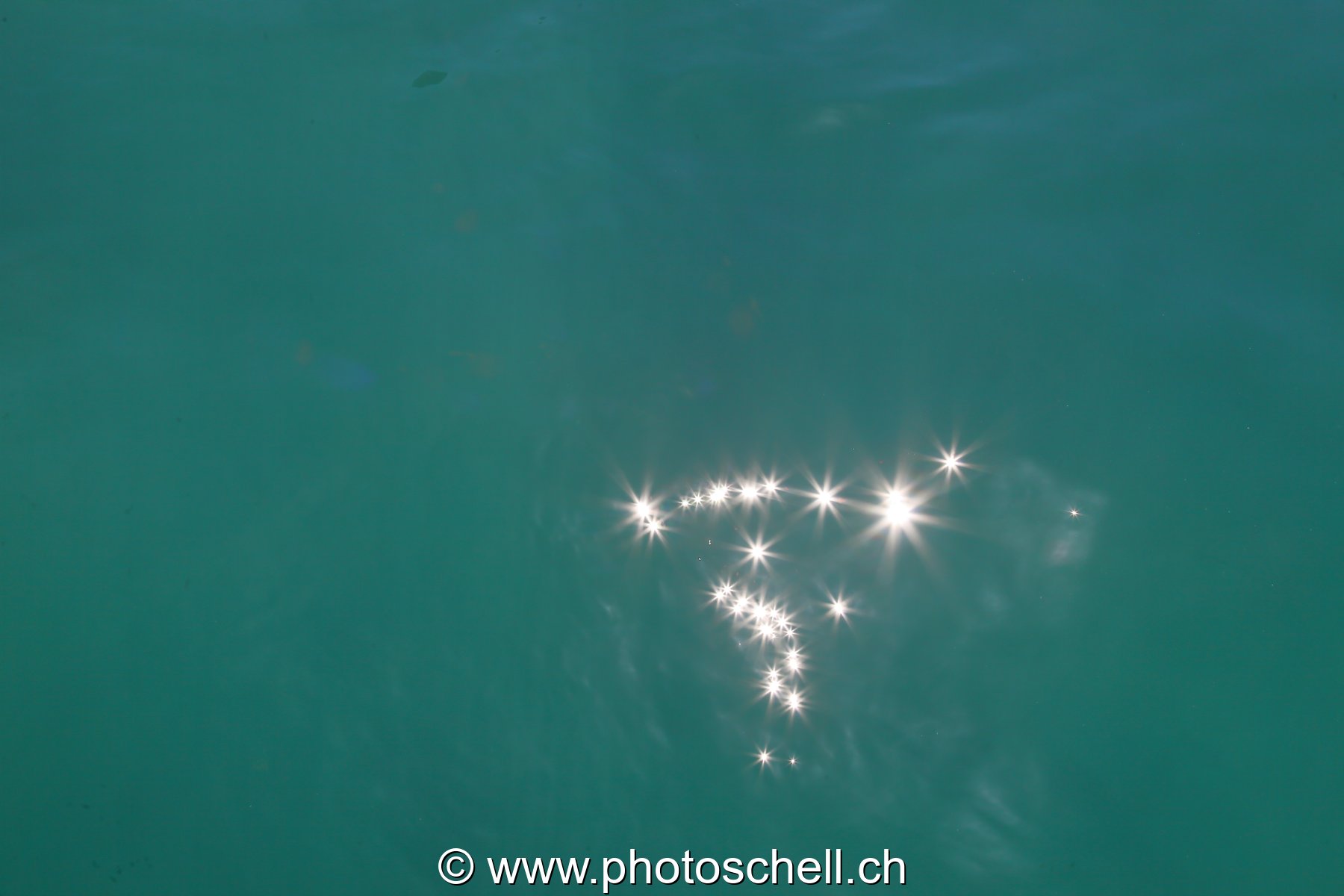 Reflets du soleil dans l'eau