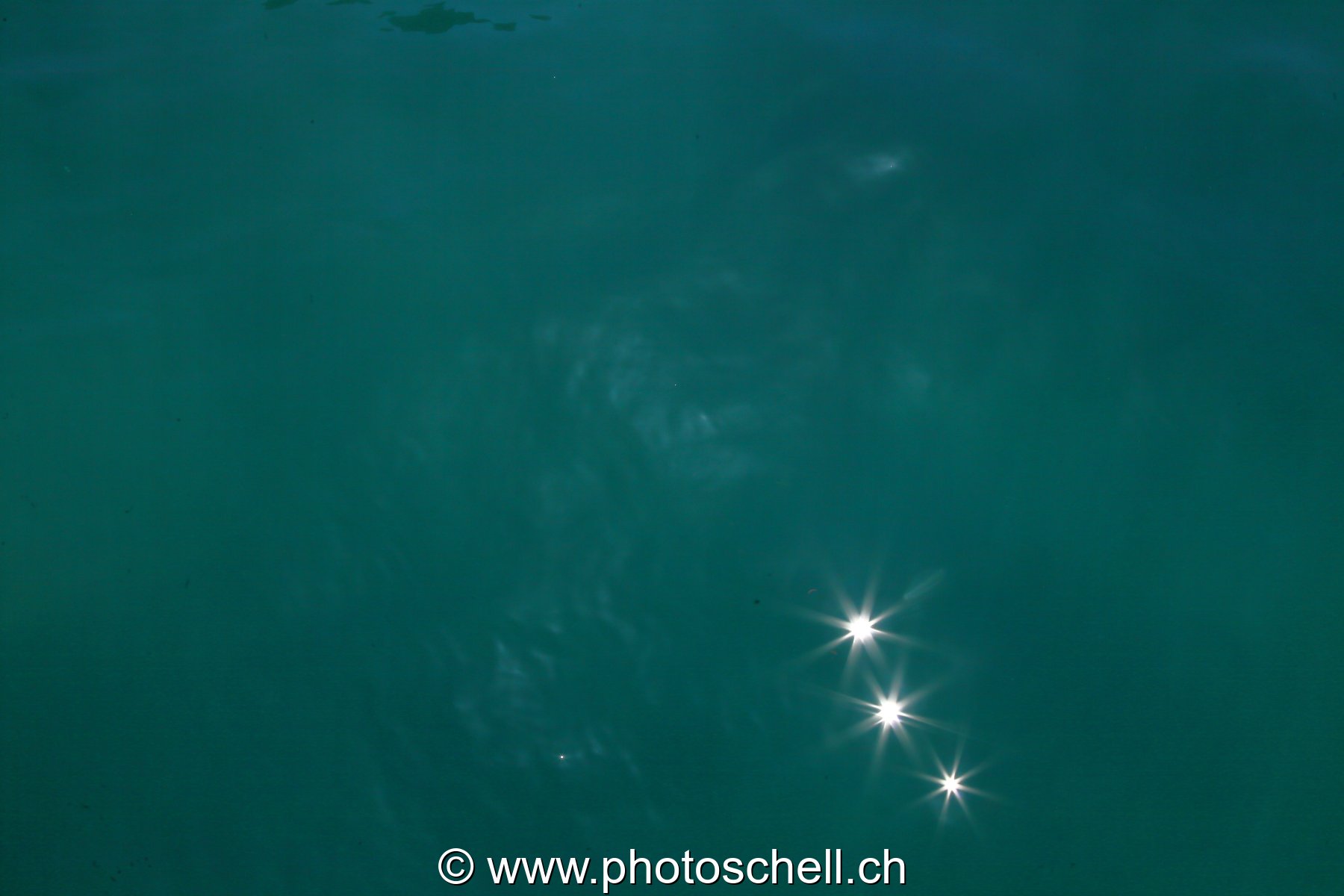 Reflets du soleil dans l'eau