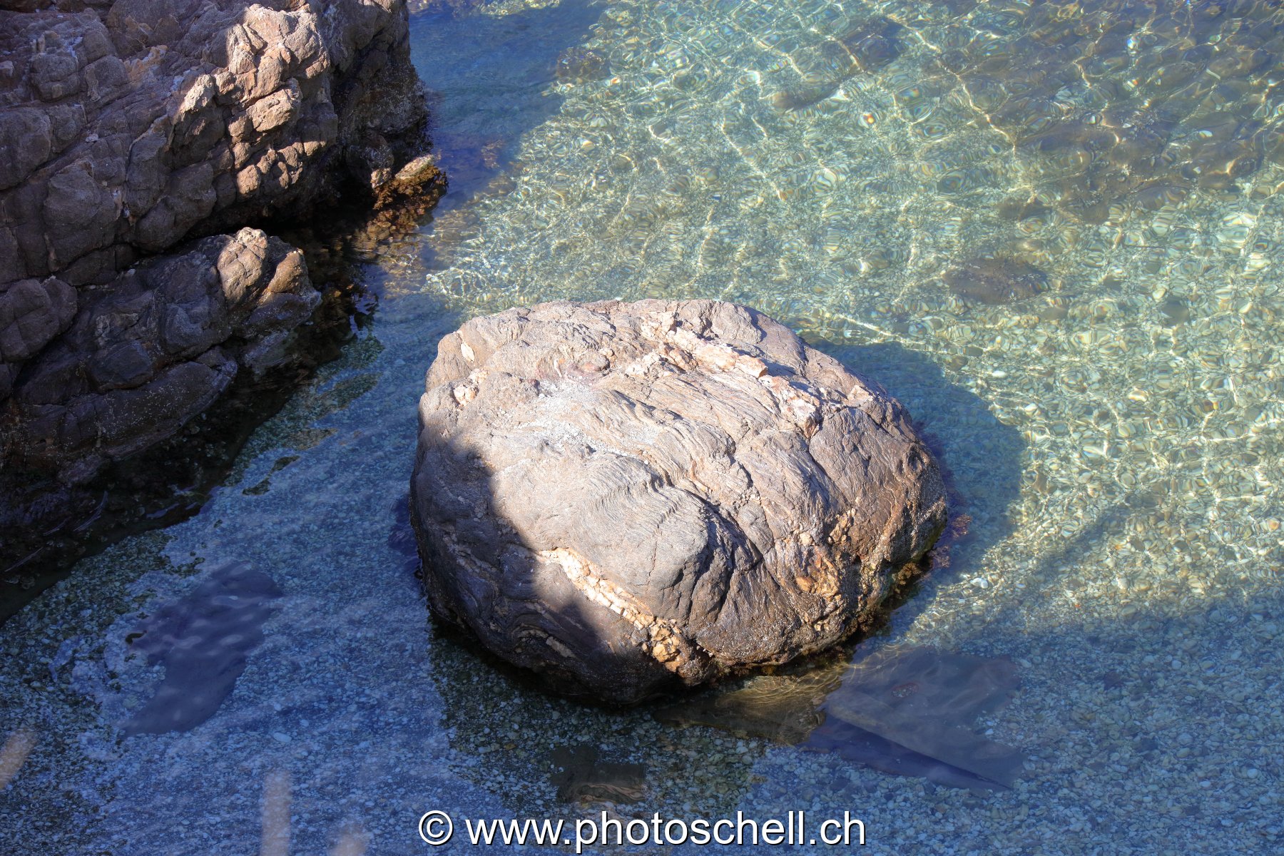 Rocher en mer