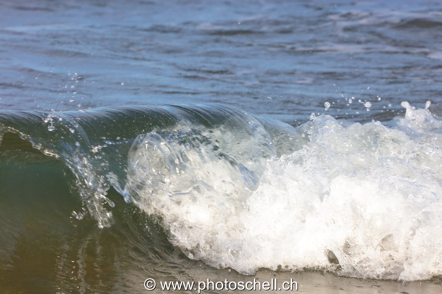 Vagues qui s'écrasent