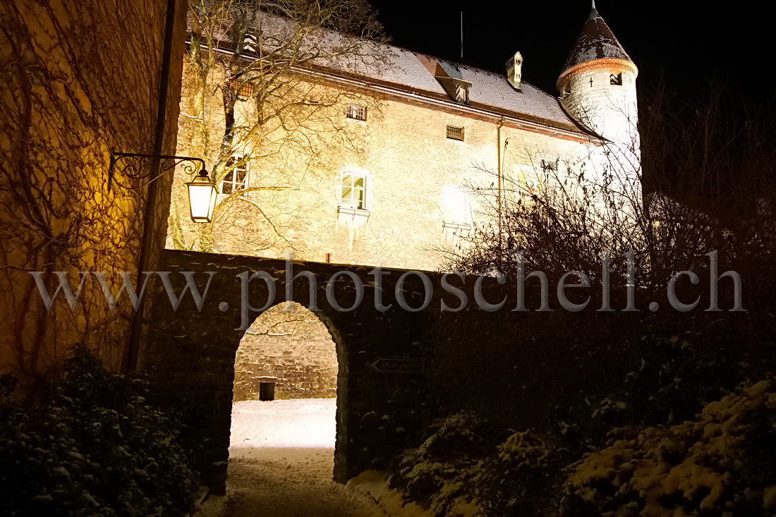 Accès au chateau par la petite porte...