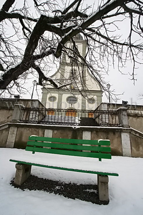 Le banc devant l'église