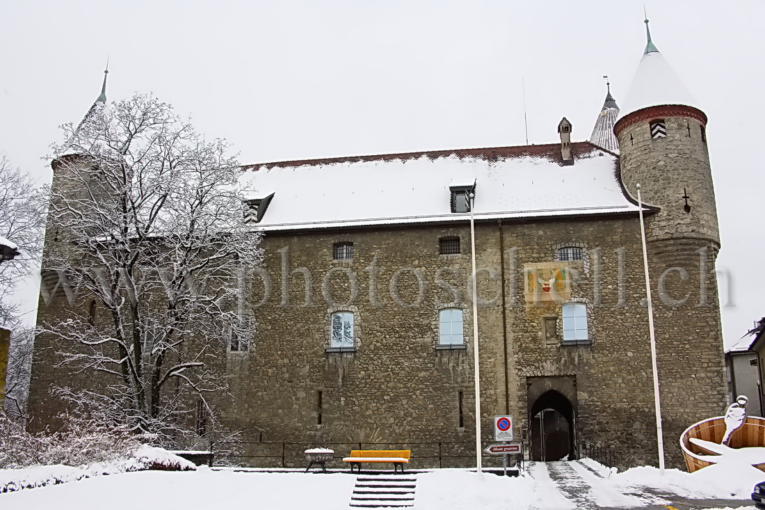 Château de Bulle sous quelques centimètres de neige