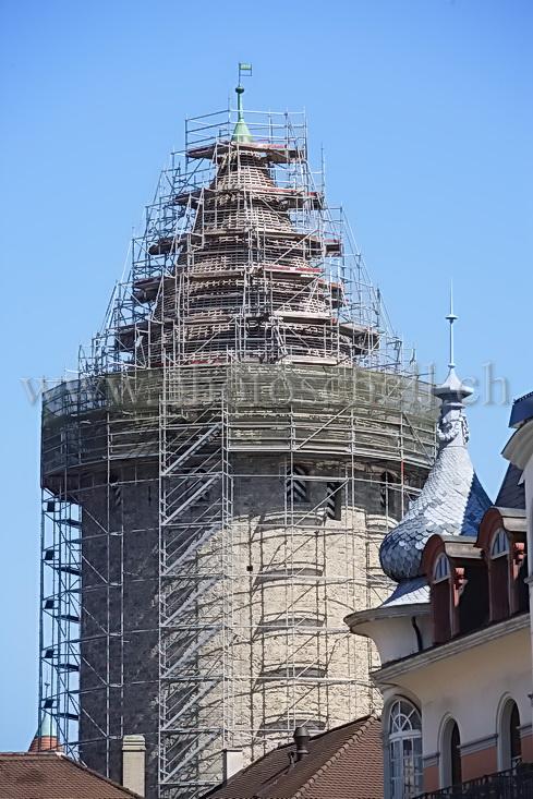 Le donjon du chateau et son habillage