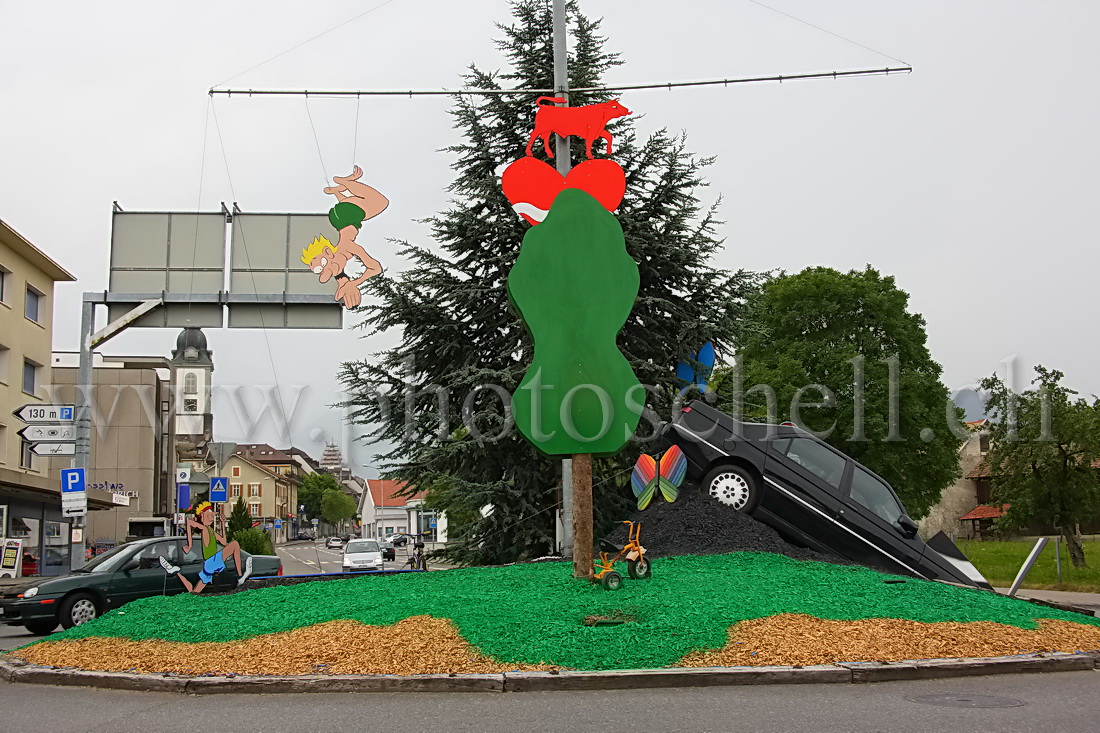 Accident au rond-point ou savante mise en scène ?