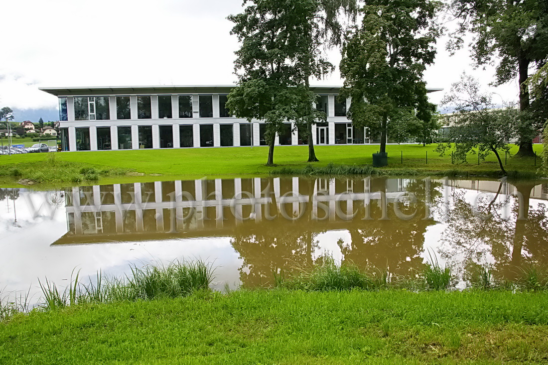 Reflets de Gruyère Energie sur leur plan d\'eau